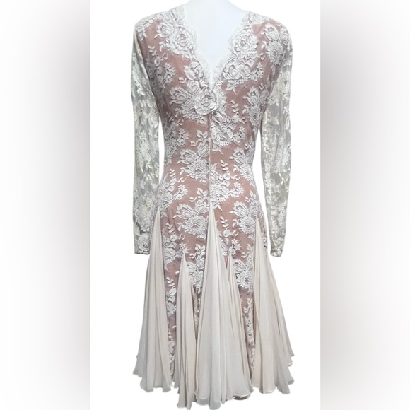 Ivory Lace Vintage Wedding Gown Long Sleeve Bridal Dress Coastal Gothic Folklore - Picture 5 of 15